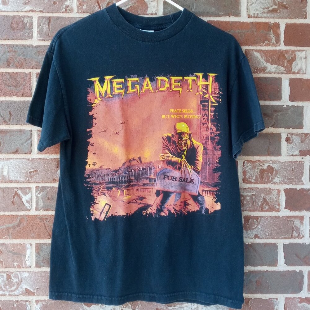 Vintage 2004 Megadeth "Peace sells but who's buying? black tee Size M runs small
